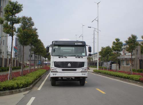 HJC5251GJBD2混凝土搅拌运输车燃油公告图片1