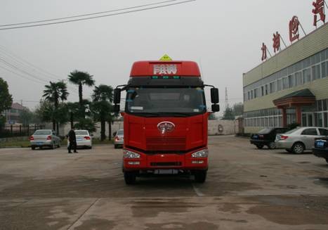SLS5250GRYC4铝合金易燃液体罐式运输车燃油公告图片1