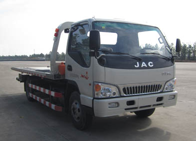 JYD5081TQZPJH清障车燃油公告图片2