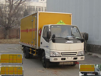 XKC5041XQYA4爆破器材运输车燃油公告图片2