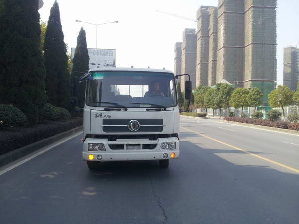 DFL1120B18载货汽车燃油公告图片1
