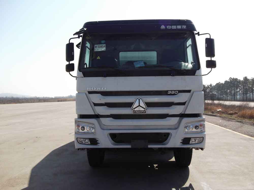 HDT5314GJB混凝土搅拌运输车燃油公告图片1