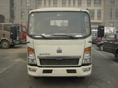 ZZ1047D3414D144载货汽车燃油公告图片1
