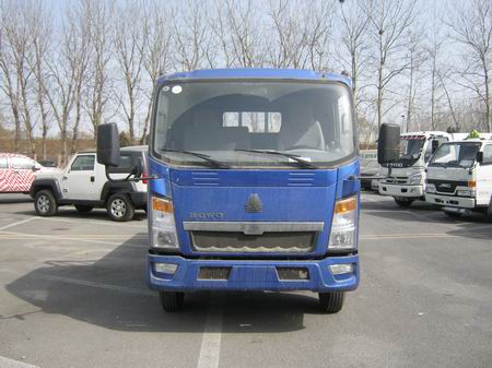 ZZ1047D3414D144载货汽车燃油公告图片1