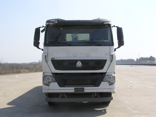 CLY5317GFLZZ1低密度粉粒物料运输车燃油公告图片1