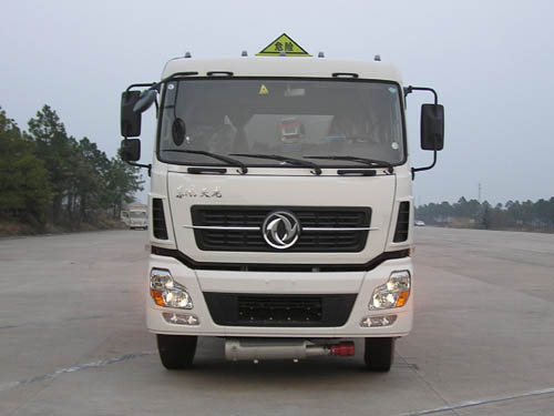 CLY5250GRY易燃液体罐式运输车燃油公告图片1