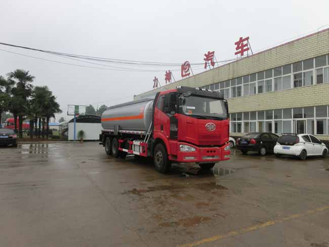 SLS5251GRYC4P63易燃液体罐式运输车燃油公告图片2