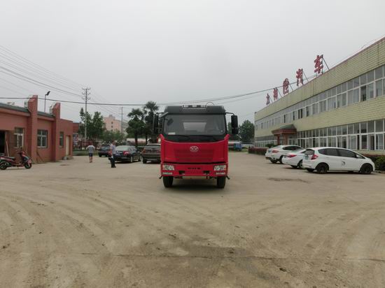 SLS5160GRYC4P62易燃液体罐式运输车燃油公告图片1