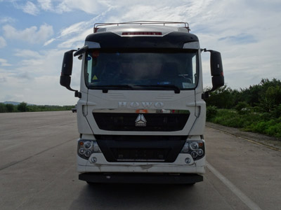 ZZ5317CCQN466GD1畜禽运输车燃油公告图片1