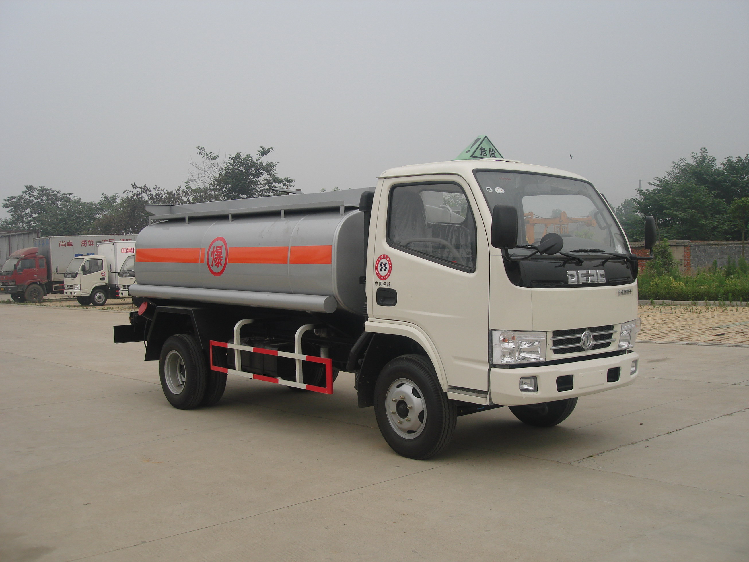 XZC5060GYY3运油车燃油公告图片2