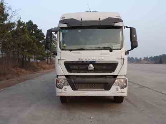 ZZ5257CCYK56CGD1仓栅式运输车燃油公告图片1