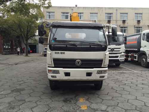 EQ5121JSQZM随车起重运输车燃油公告图片1