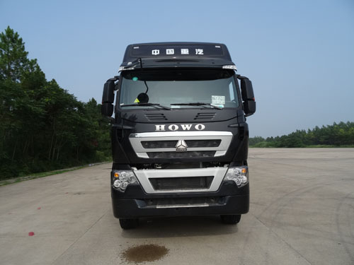 ZZ5317XXYN466MD1B厢式运输车燃油公告图片1