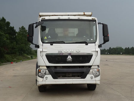 ZZ3317N386GE1自卸汽车燃油公告图片1