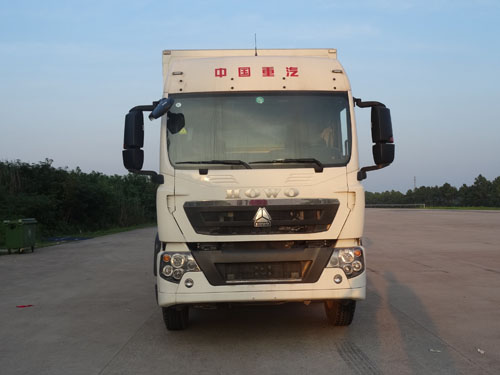 ZZ5257XXYK56CGD1厢式运输车燃油公告图片1