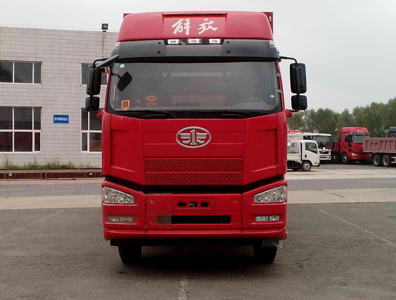 CA5310XXYP66K2L7T4E5厢式运输车燃油公告图片1