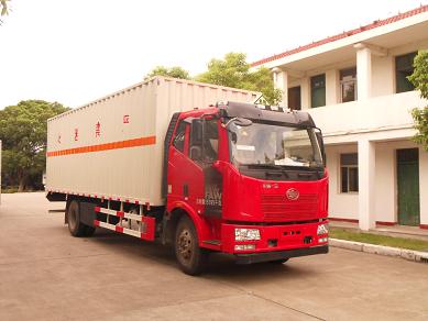 FXC5160XRYP62L4E4易燃液体厢式运输车燃油公告图片2