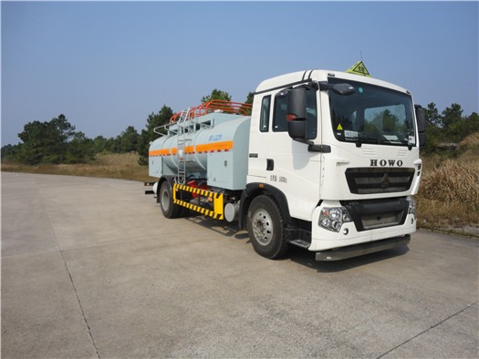CGJ5160GZWE4杂项危险物品罐式运输车燃油公告图片2