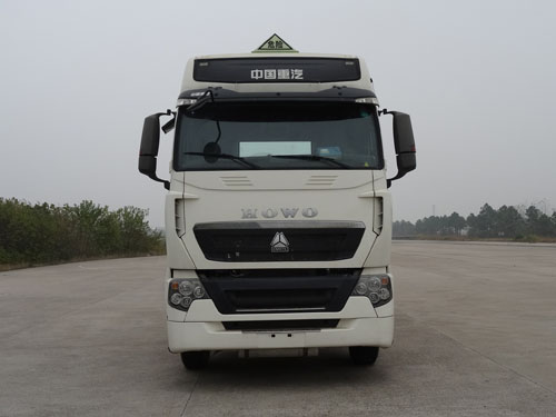 ZZ4257V324HE1W牵引汽车燃油公告图片1