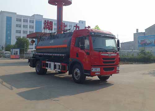 HLW5161GFWC腐蚀性物品罐式运输车燃油公告图片2