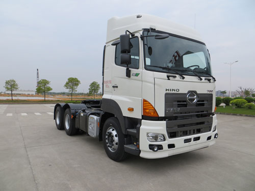 YC4251SS1EK4牵引汽车燃油公告图片2