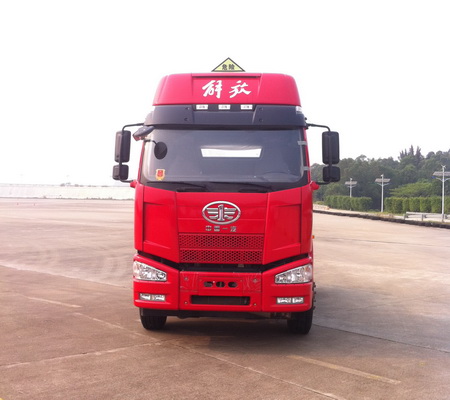 CA4160P63K2E4危险品运输半挂牵引车燃油公告图片1
