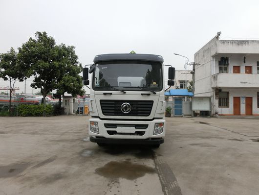 SLS5312GRYE5S易燃液体罐式运输车燃油公告图片1