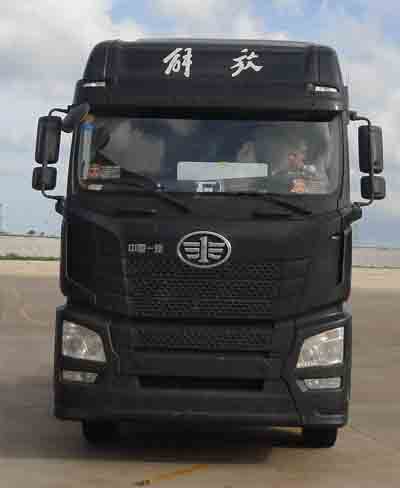 CA4250P25K2T1E5A平头柴油牵引车燃油公告图片1