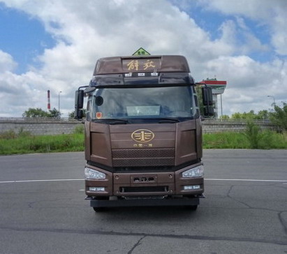 CA4250P66K24T1E4Z危险品运输半挂牵引车燃油公告图片1