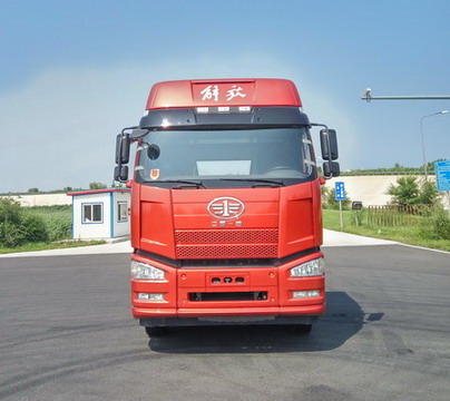CA4250P66K25T1A1E5平头柴油半挂牵引汽车燃油公告图片1