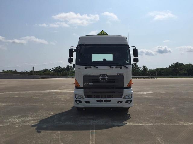 YC4250SS2PL5W危险品牵引汽车燃油公告图片1