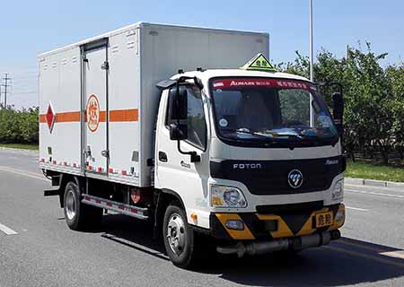 STY5040XRY易燃液体厢式运输车燃油公告图片2