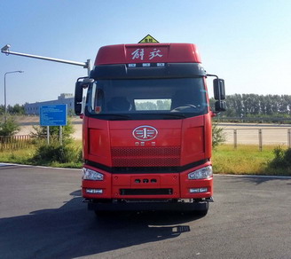 CA4250P66K24T1E5Z危险品运输半挂牵引车燃油公告图片1