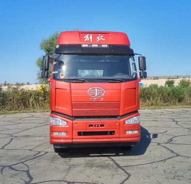 CA4250P66K24T2A1E5平头柴油半挂牵引汽车燃油公告图片1