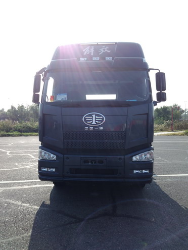CA4250P66K24T2A1E5平头柴油半挂牵引汽车燃油公告图片1