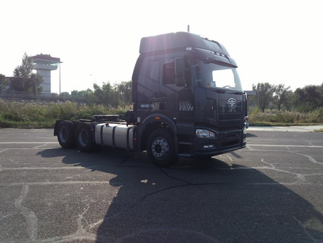 CA4250P66K24T2A1E5平头柴油半挂牵引汽车燃油公告图片2