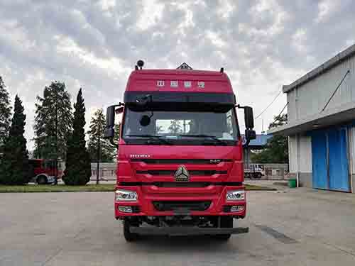ZZ4187N3617E1W危险品牵引车燃油公告图片1