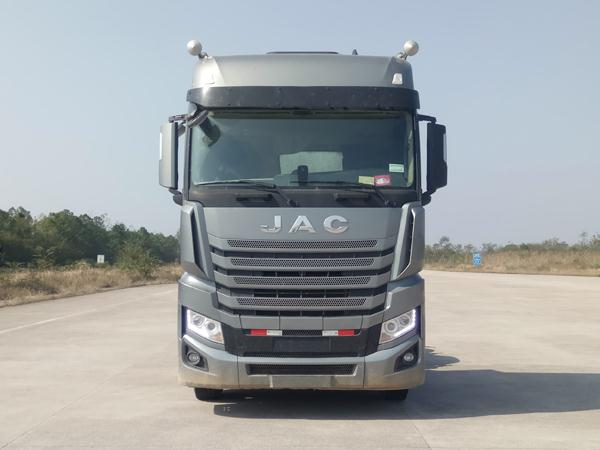 HFC4252P13K8E33S7V牵引汽车燃油公告图片1