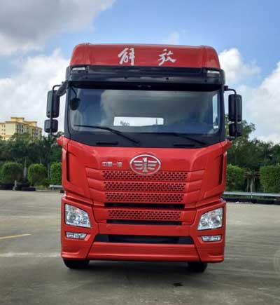 CA4180P25K24E5平头柴油牵引车燃油公告图片1