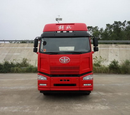 CA4250P66K24T1AE5平头柴油半挂牵引汽车燃油公告图片1