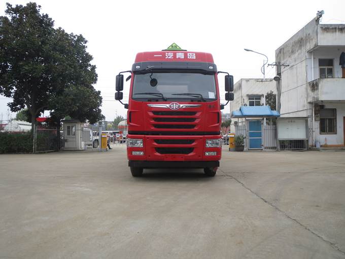SLS5310GRYC5QA易燃液体罐式运输车燃油公告图片1