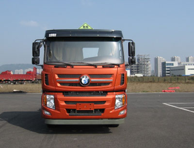 CDW4180A1T5W危险品运输半挂牵引车燃油公告图片1