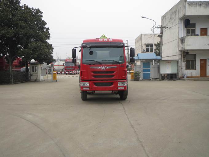 SLS5253GYYC5V运油车燃油公告图片1