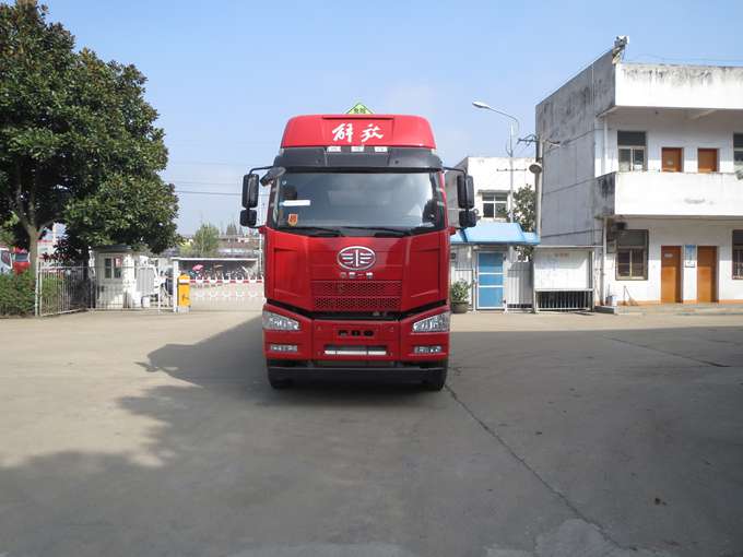 SLS5320GRYC5易燃液体罐式运输车燃油公告图片1