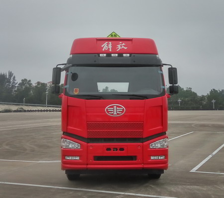 CA4250P66K2T1E5Z危险品运输半挂牵引车燃油公告图片1