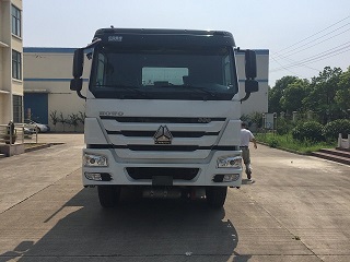 NJT5310THRD现场混装乳化炸药车燃油公告图片1