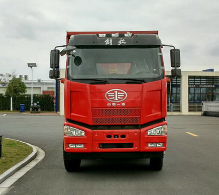CA3310P66K24L3T4AE5平头柴油自卸汽车燃油公告图片1