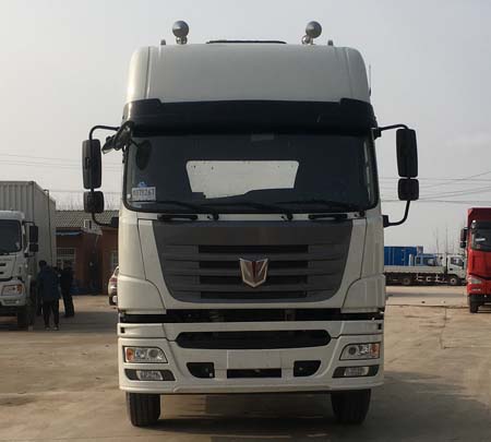 QCC4252D654M牵引汽车燃油公告图片1