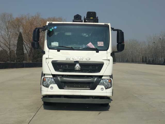 ZZ5257JSQM56CGE1随车起重运输车燃油公告图片1
