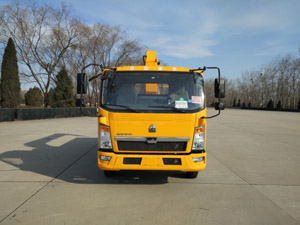 CSJ5048JSQZZ5随车起重运输车燃油公告图片1